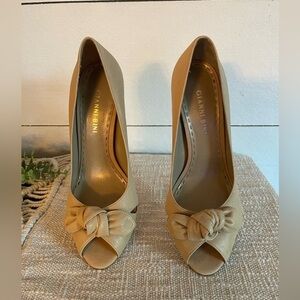 Gianni Bini Beige Tied Bow Peep Toe Heels Size 7.5